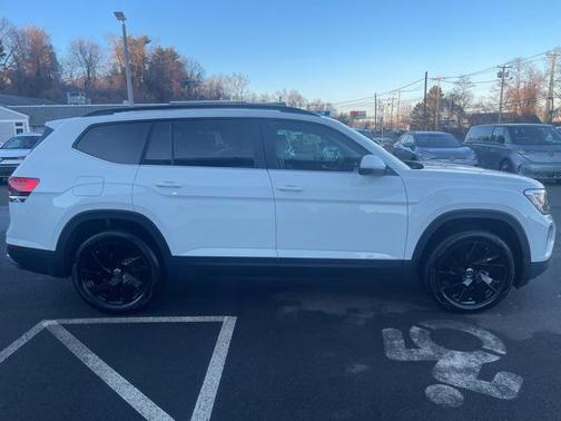 2025 Volkswagen Atlas 2.0T SE w/Technology 4MOTION