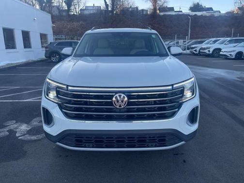 2025 Volkswagen Atlas 2.0T SE w/Technology 4MOTION