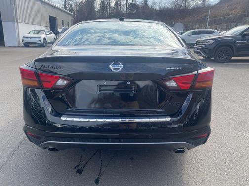 2022 Nissan Altima SR Intelligent AWD