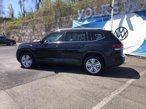 Photo 5 of 55 of 2019 Volkswagen Atlas 3.6L SE w/Technology