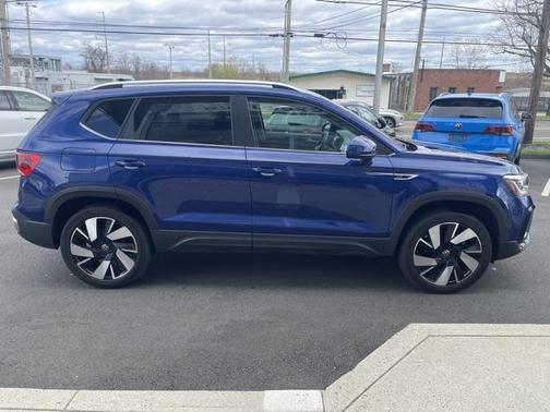 2024 Volkswagen Taos 1.5T SEL