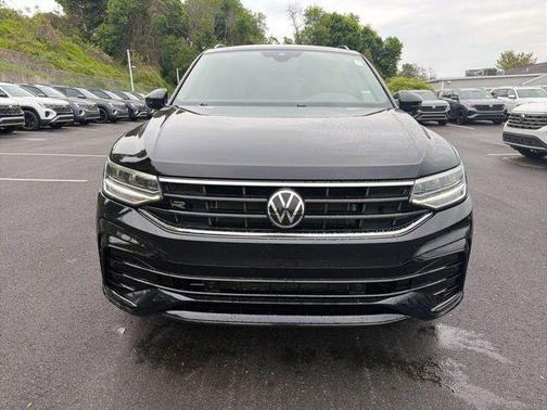 Deep Black 2023 Volkswagen Tiguan 2.0T SE R-Line Black 4MOTION