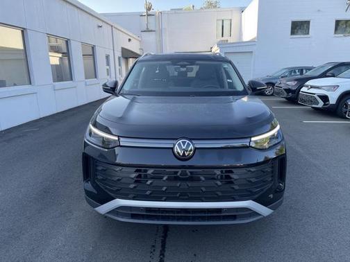 2025 Volkswagen Tiguan 2.0T SE 4MOTION
