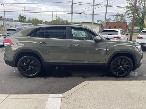 2025 Volkswagen Atlas Cross Sport 2.0T SE w/Technology 4MOTION