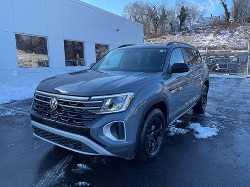 2025 Volkswagen Atlas 2.0T Peak Edition