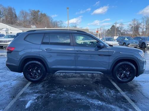 2025 Volkswagen Atlas 2.0T Peak Edition
