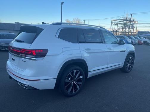 2026 Volkswagen Atlas 2.0T SEL Premium R-Line 4MOTION