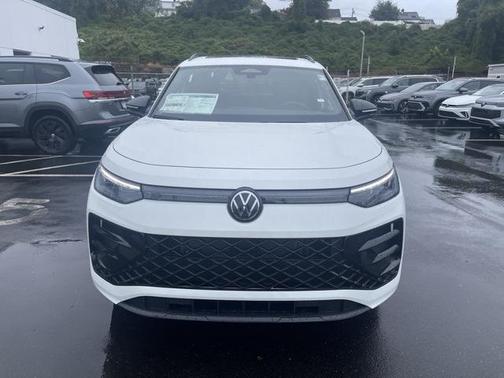 2025 Volkswagen Tiguan 2.0T SE R-Line Black 4MOTION