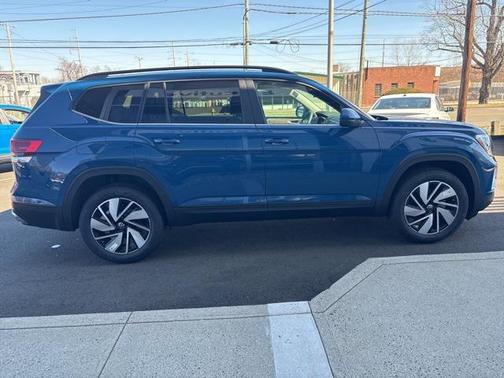 2025 Volkswagen Atlas 2.0T SE w/Technology 4MOTION