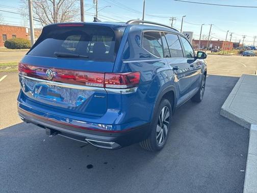 2025 Volkswagen Atlas 2.0T SE w/Technology 4MOTION