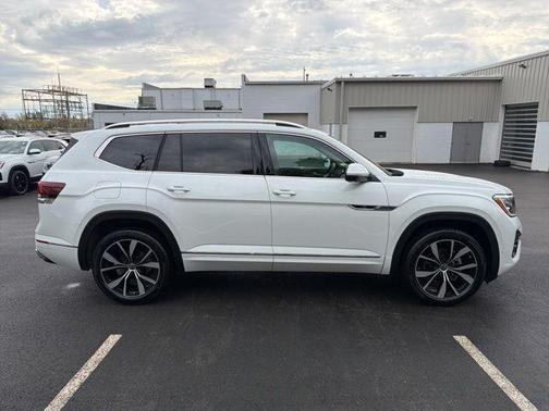 Opal White Pearl 2025 Volkswagen Atlas 2.0T SEL Premium R-Line 4MOTION