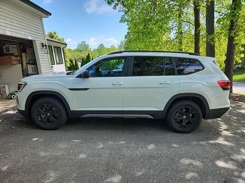 2024 Volkswagen Atlas 2.0T SE w/Technology 4MOTION