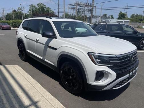 2024 Volkswagen Atlas 2.0T SE w/Technology 4MOTION