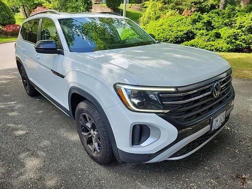2024 Volkswagen Atlas 2.0T SE w/Technology 4MOTION