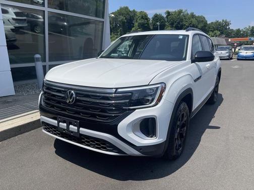 2024 Volkswagen Atlas 2.0T SE w/Technology 4MOTION