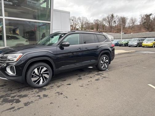 2025 Volkswagen Atlas 2.0T SE w/Technology 4MOTION