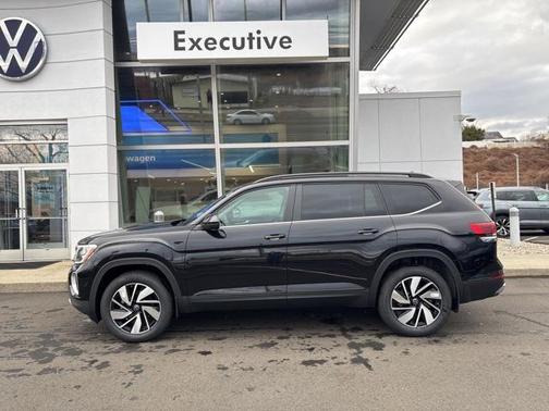 2025 Volkswagen Atlas 2.0T SE w/Technology 4MOTION