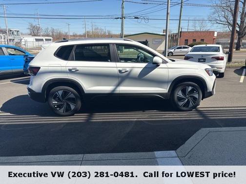 2025 Volkswagen Taos 1.5T SE