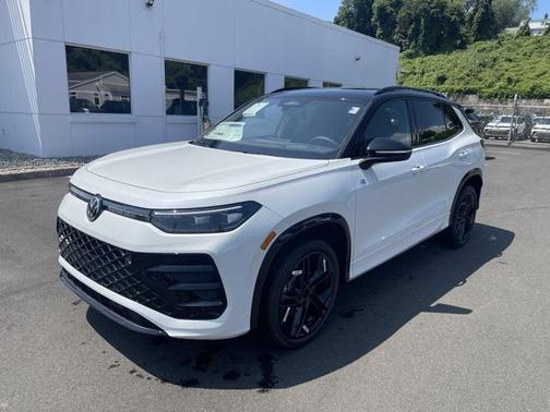 2025 Volkswagen Tiguan 2.0T SE R-Line Black 4MOTION