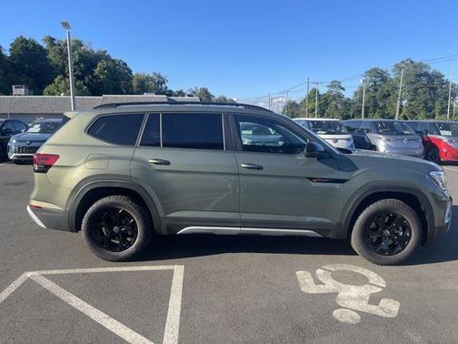 2025 Volkswagen Atlas 2.0T Peak Edition