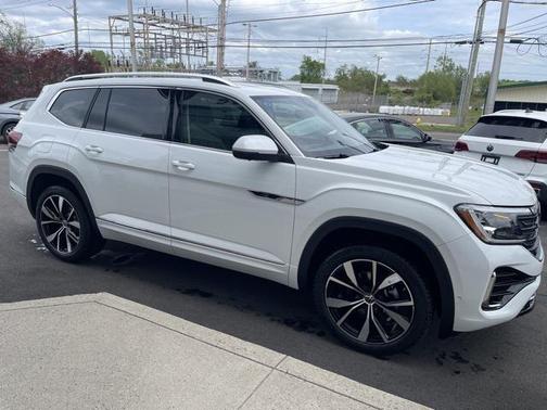 2025 Volkswagen Atlas 2.0T SEL Premium R-Line 4MOTION