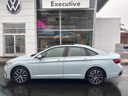 2025 Volkswagen Jetta 1.5T SE