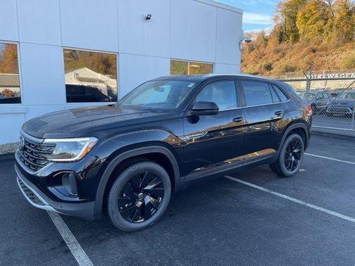 deep black pearl 2026 Volkswagen Atlas Cross Sport 2.0T SE w/Technology 4MOTION
