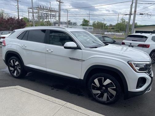 2025 Volkswagen Atlas Cross Sport 2.0T SEL