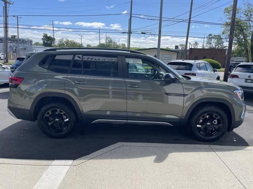 2025 Volkswagen Atlas 2.0T Peak Edition
