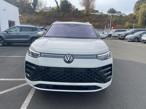 2026 Volkswagen Tiguan 2.0T SEL R-Line 4MOTION