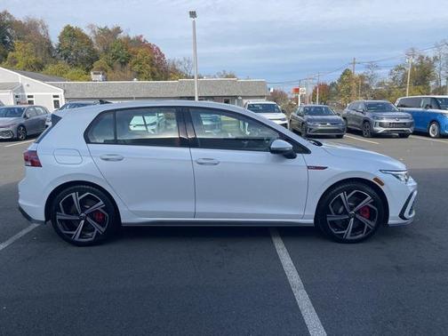 2024 Volkswagen Golf GTI 2.0T SE DSG
