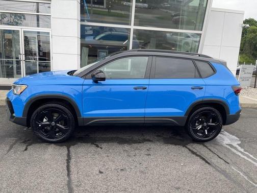 2025 Volkswagen Taos 1.5T SE Black