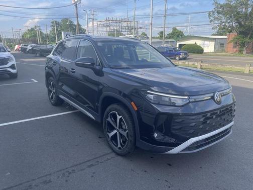 2025 Volkswagen Tiguan 2.0T SE 4MOTION