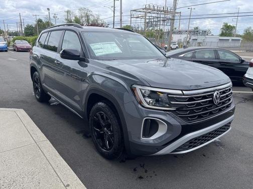 2025 Volkswagen Atlas 2.0T SE