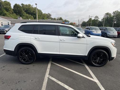 2022 Volkswagen Atlas 2.0T SE w/Technology 4MOTION