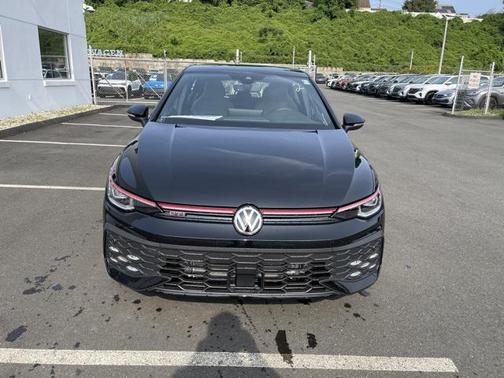 2025 Volkswagen Golf GTI 2.0T SE DSG