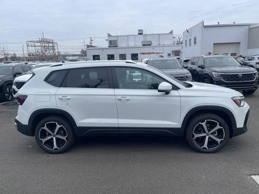 2026 Volkswagen Taos SEL