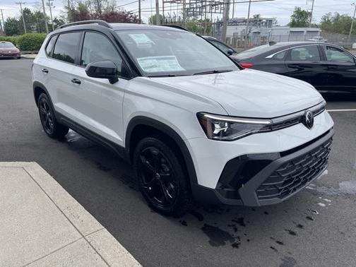2025 Volkswagen Taos 1.5T SE Black