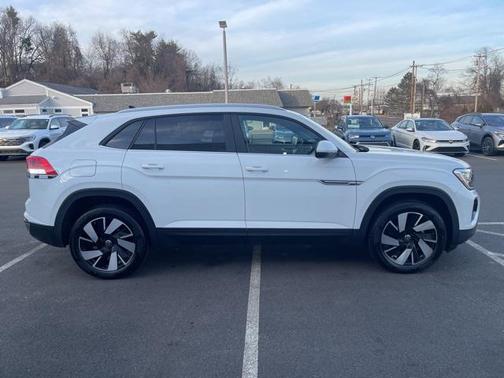 2024 Volkswagen Atlas Cross Sport 2.0T SE w/Technology 4MOTION
