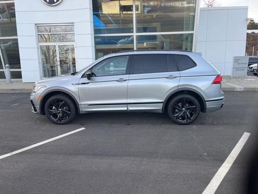 2024 Volkswagen Tiguan 2.0T SE R-Line Black 4MOTION