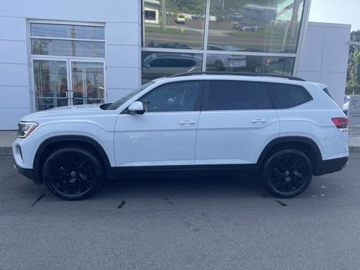2024 Volkswagen Atlas 2.0T SE w/Technology 4MOTION