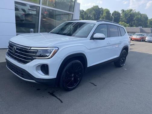 2024 Volkswagen Atlas 2.0T SE w/Technology 4MOTION