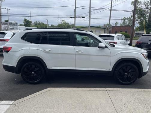 2024 Volkswagen Atlas 2.0T SE w/Technology 4MOTION