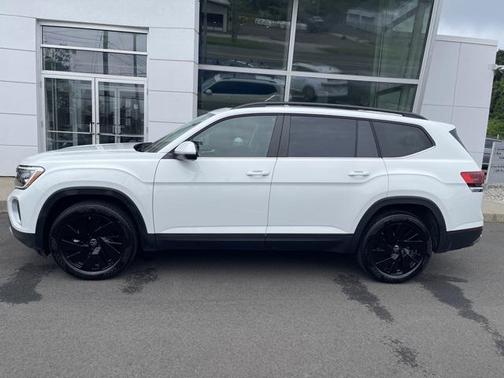2024 Volkswagen Atlas 2.0T SE w/Technology 4MOTION