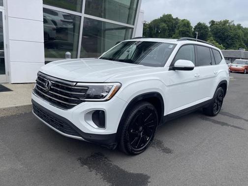 2024 Volkswagen Atlas 2.0T SE w/Technology 4MOTION