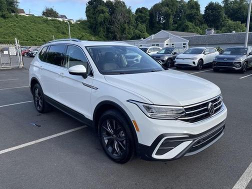 2024 Volkswagen Tiguan 2.0T SE 4MOTION
