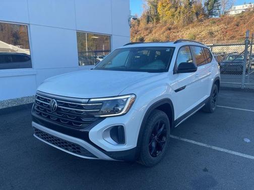 2026 Volkswagen Atlas Peak Edition