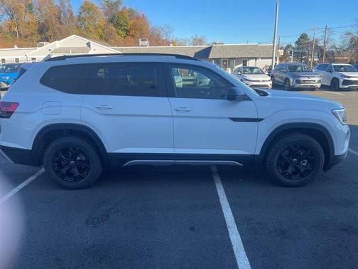 2026 Volkswagen Atlas Peak Edition