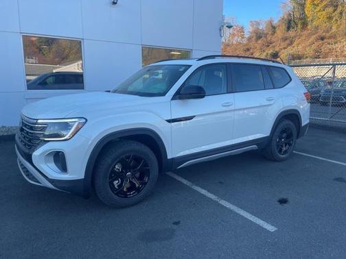 2026 Volkswagen Atlas Peak Edition