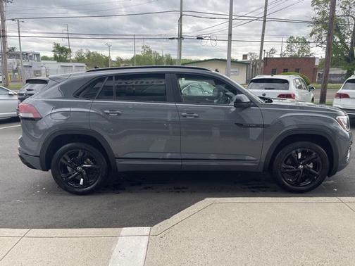 2025 Volkswagen Atlas Cross Sport 2.0T SEL